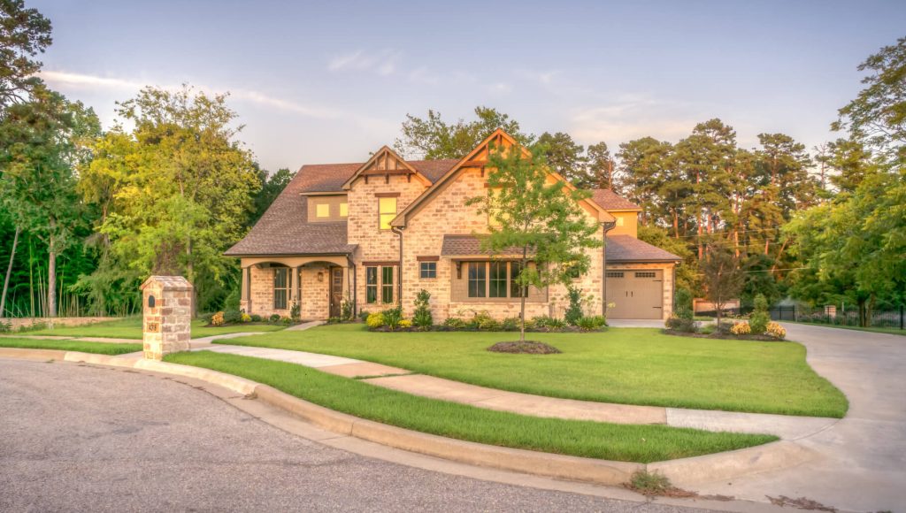 Ies Clara del Rey Building